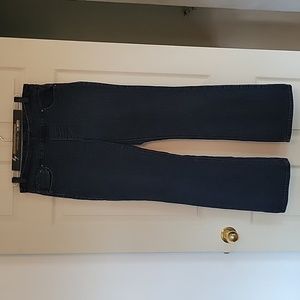 Womens pull-on stretch jean
